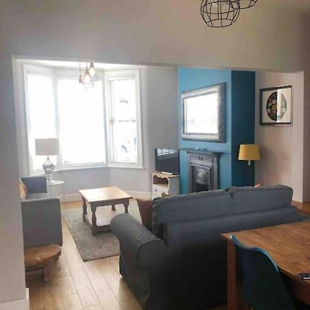 Gloucester Rd 2 Mins Away - Fab, New, Trendy House Bristol Buitenkant foto