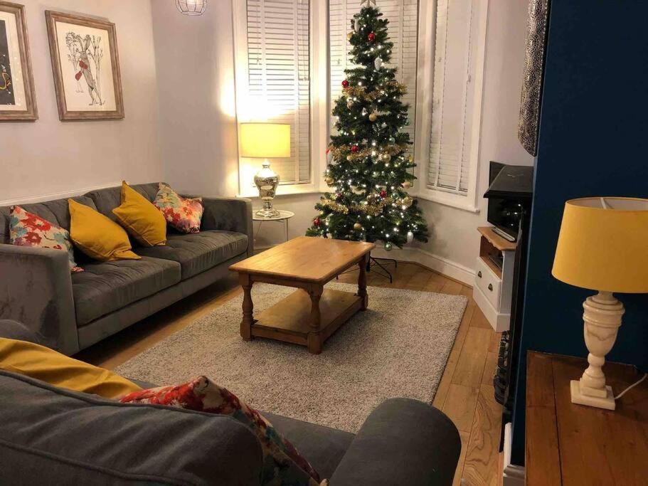 Gloucester Rd 2 Mins Away - Fab, New, Trendy House Bristol Buitenkant foto