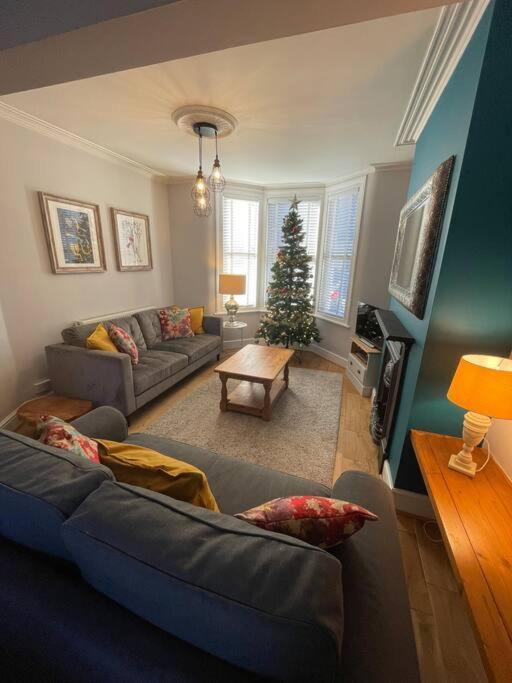 Gloucester Rd 2 Mins Away - Fab, New, Trendy House Bristol Buitenkant foto
