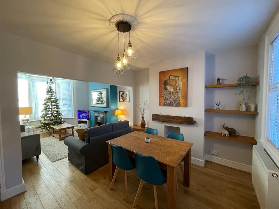 Gloucester Rd 2 Mins Away - Fab, New, Trendy House Bristol Buitenkant foto